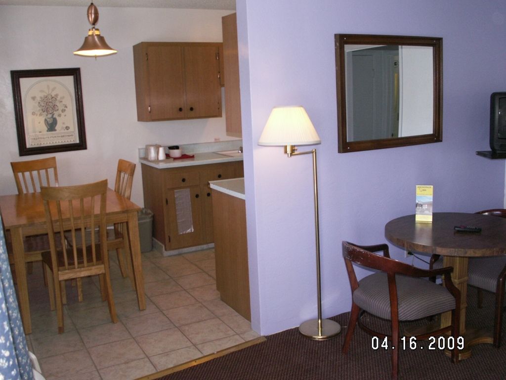Anchorage Inn Lakeport Room photo