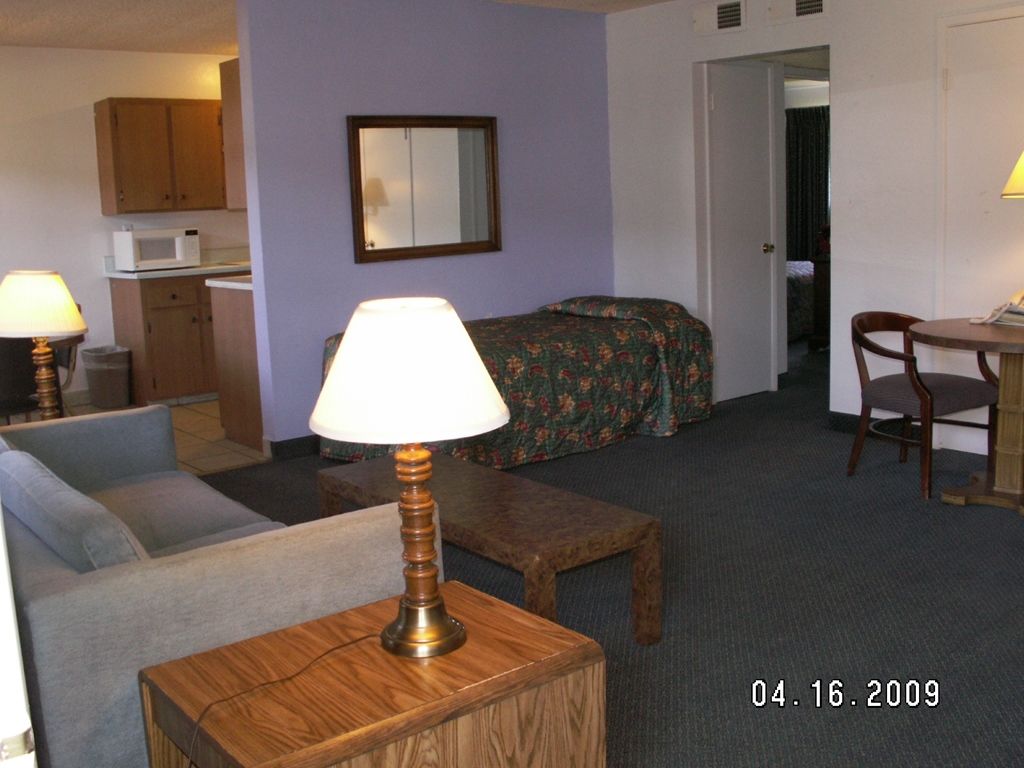 Anchorage Inn Lakeport Room photo